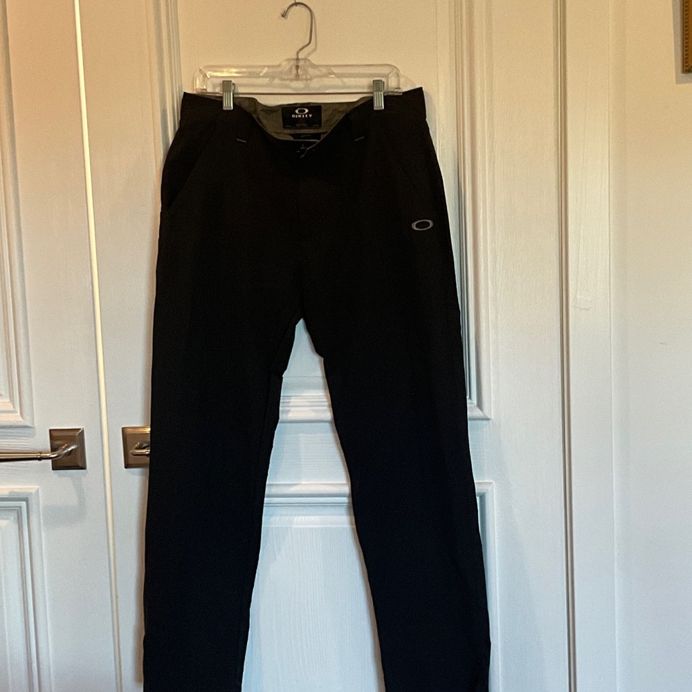 Oakley Men's Sleek Black Dress Pants